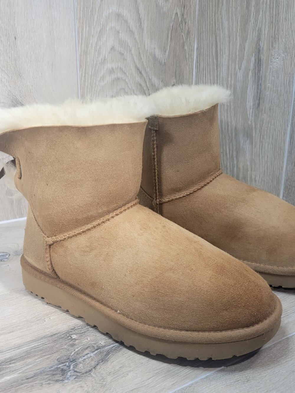 UGG Mini Bailey Bow II Women's Size 8 Chestnut Suede Shearling Boots 1016501